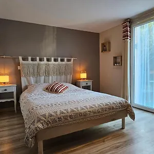 D Hôtes Indépendante Dans Village Médiéval Maison d'hôtes